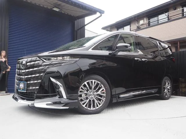 Toyota ALPHARD PHEV EXECUTIVE LOUNGE 2025 — фото 1, купить с доставкой в Москву