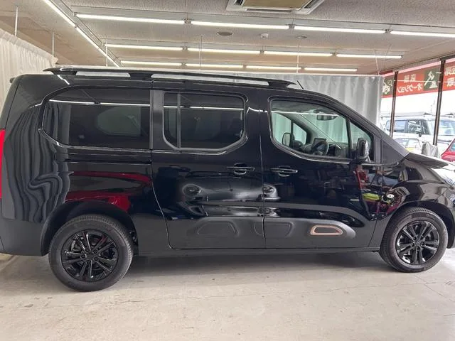 Citroen BERLINGO LONG EDITION NOIRE 2023 — миниатюра 2