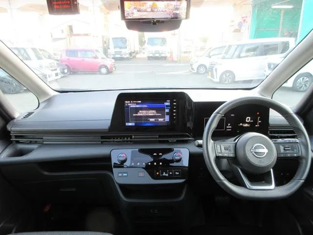 Nissan SERENA E-POWER XV 2023 — миниатюра 4