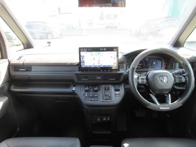 Honda STEPWAGON E:HEV SPADA PREMIUM LINE 2025 — миниатюра 4