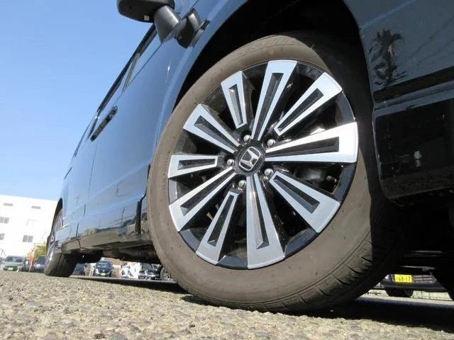Honda STEPWAGON E:HEV SPADA PREMIUM LINE 2025 — миниатюра 5