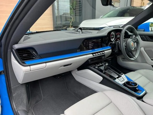 Porsche 911 911 CARRERA 4 GTS 2023 — миниатюра 2