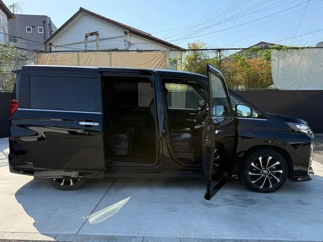 Toyota NOAH HYBRID S-Z 2022 — миниатюра 5