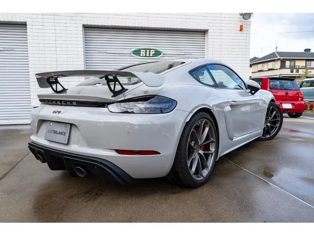 Porsche 718 CAYMAN 718 CAYMAN GT4 2022 — миниатюра 3