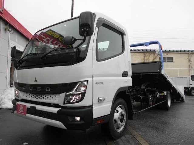 Mitsubishi Fuso CANTER 2024 — фото 1, купить с доставкой в Москву
