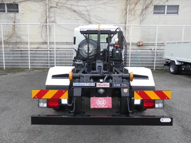 Isuzu FORWARD 2024 — миниатюра 3