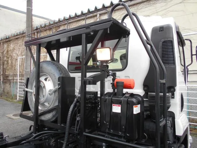 Isuzu FORWARD 2024 — миниатюра 5