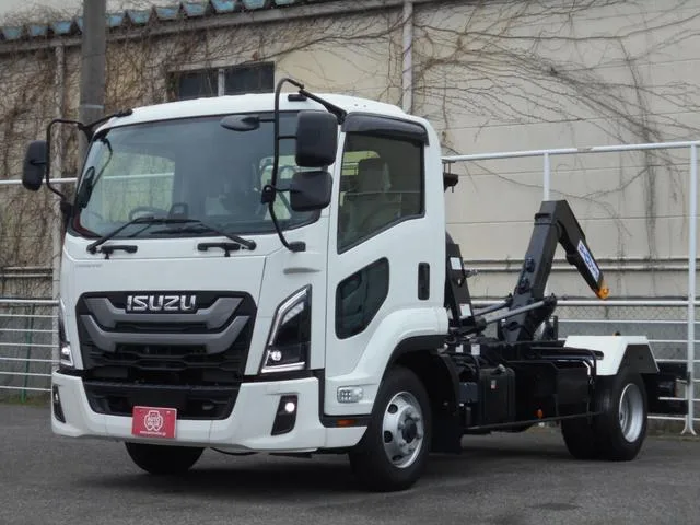 Isuzu FORWARD 2024 — фото 1, купить с доставкой в Москву