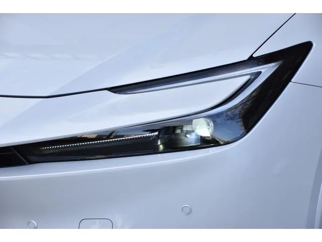Toyota Prius Z 2023 — миниатюра 3