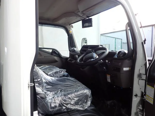 Mitsubishi Fuso CANTER 2025 — миниатюра 4