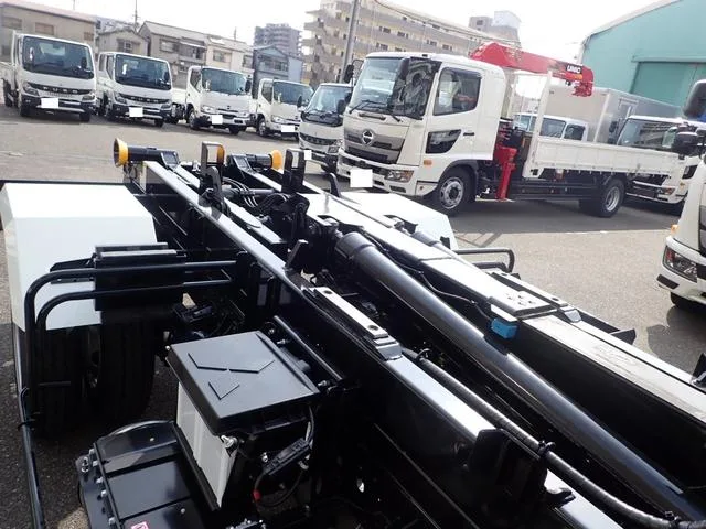 Mitsubishi Fuso FIGHTER 2025 — миниатюра 2