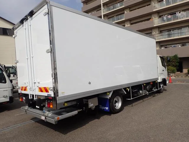 Mitsubishi Fuso FIGHTER 2025 — миниатюра 2