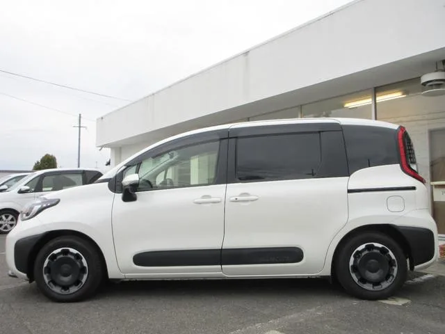 Toyota SIENTA HYBRID Z 2022 — миниатюра 3