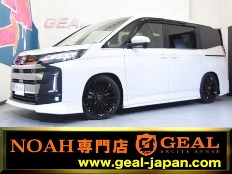 Toyota NOAH 2025 купить в Москве