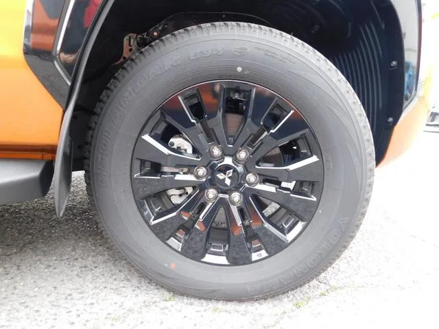 Mitsubishi TRITON GSR 2025 — миниатюра 2