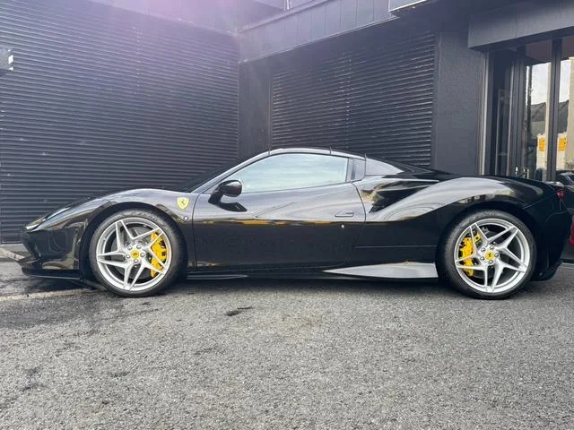 Ferrari F8 SPIDER 2023 — миниатюра 4