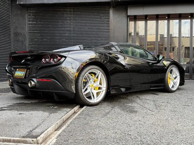 Ferrari F8 SPIDER 2023 — миниатюра 5