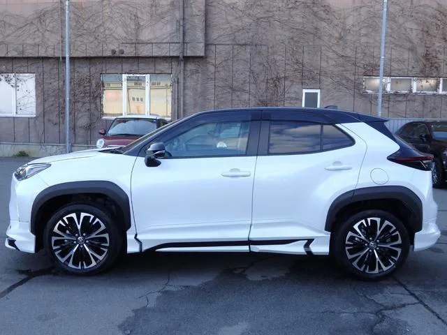 Toyota YARIS CROSS HYBRID Z 2024 — миниатюра 3