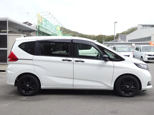 Honda FREED HYBRID HYBRID G BLACK STYLE 2022 — миниатюра 2