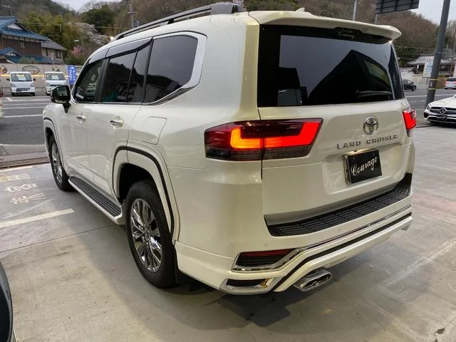 Toyota Land Cruiser ZX 2024 — миниатюра 3