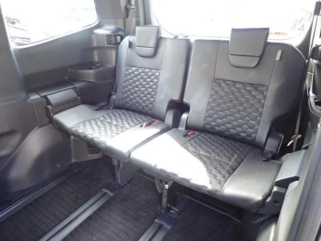 Toyota VOXY HYBRID S-Z 2023 — миниатюра 3