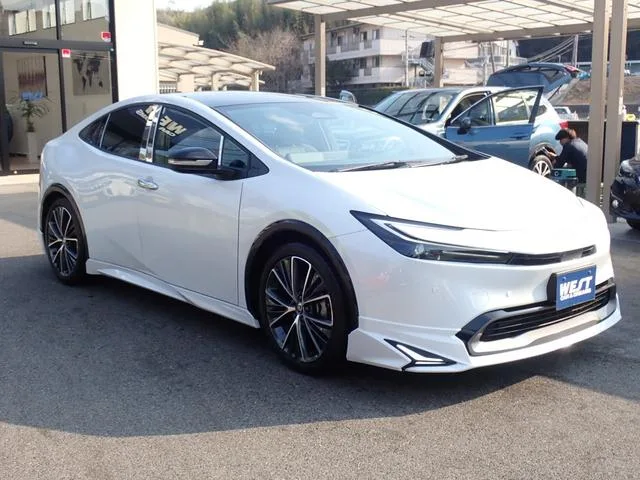 Toyota Prius Z 2023 — миниатюра 5