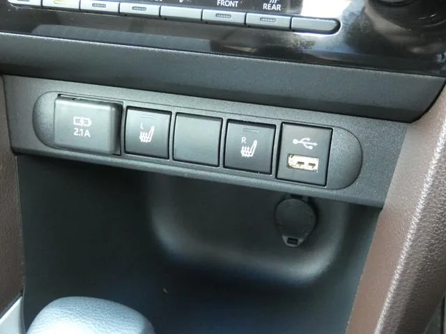 Toyota YARIS CROSS HYBRID Z 2022 — миниатюра 3