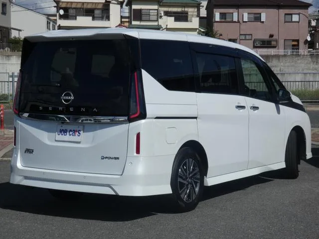 Nissan SERENA E-POWER HIGHWAY STAR V 2025 — миниатюра 4