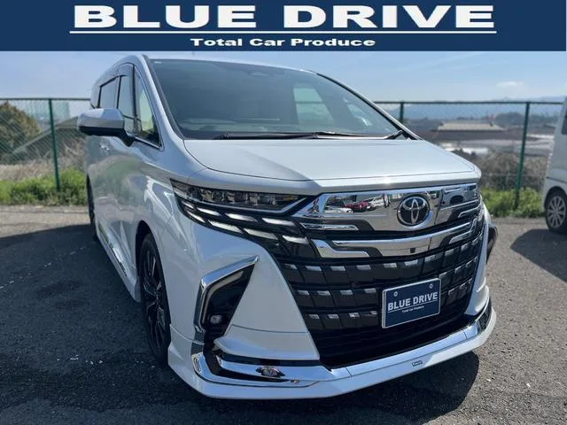 Toyota ALPHARD HYBRID EXECUTIVE LOUNGE 2025 — фото 1, купить с доставкой в Москву