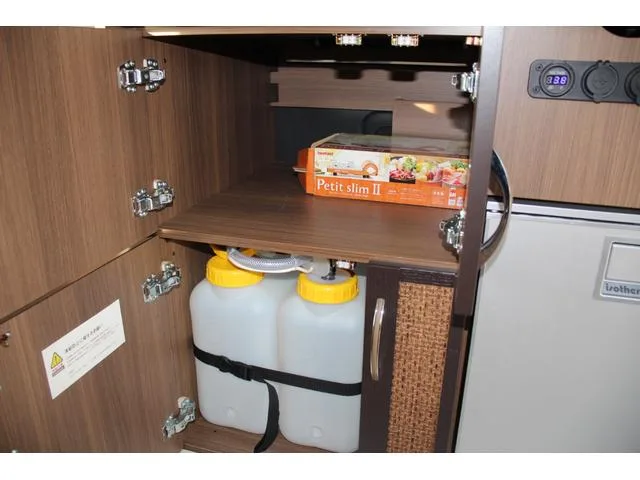 Toyota HIACE WAGON 2023 — миниатюра 3