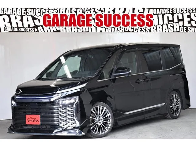 Toyota VOXY HYBRID S-Z 2023 — фото 1, купить с доставкой в Москву