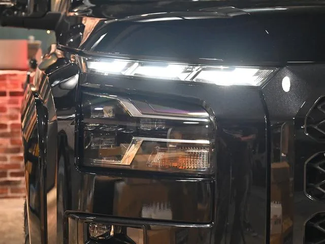 Mitsubishi TRITON GSR 2025 — миниатюра 2