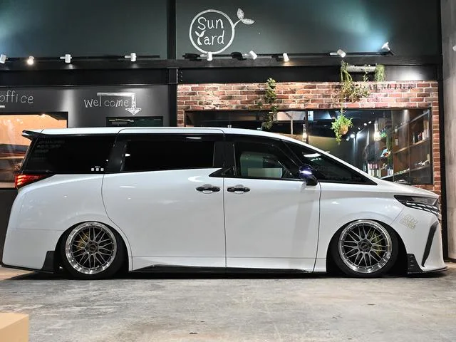 Toyota ALPHARD HYBRID Z 2023 — миниатюра 3