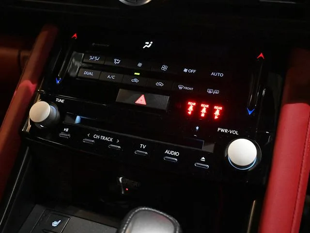 Lexus IS IS350 F SPORT 2023 — миниатюра 4