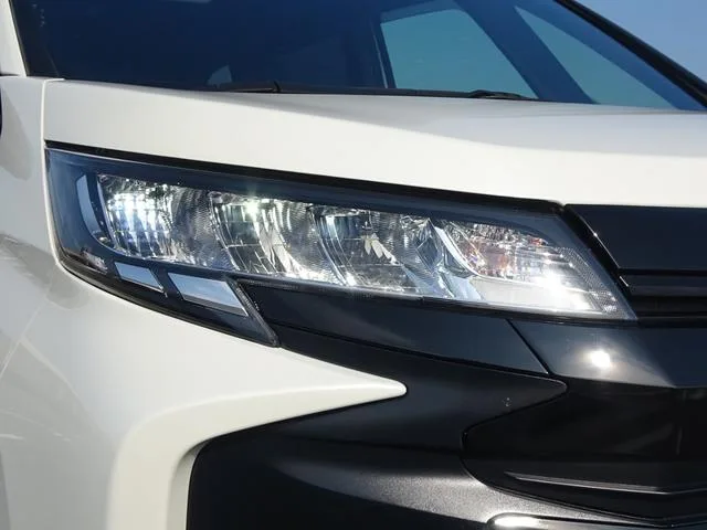 Toyota NOAH HYBRID S-Z 2023 — миниатюра 3
