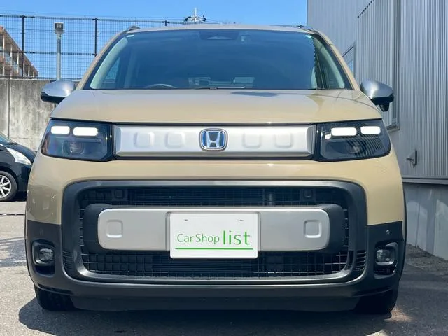 Honda FREED E:HEV CROSSTAR 2024 — миниатюра 3