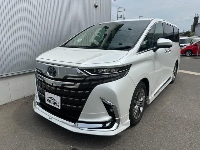 Toyota Alphard Z 2024 — фото 1, купить с доставкой в Москву