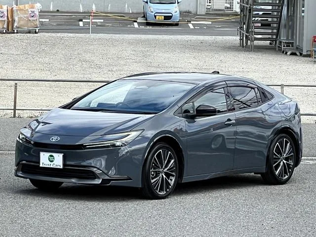 Toyota Prius Z 2023 — миниатюра 2