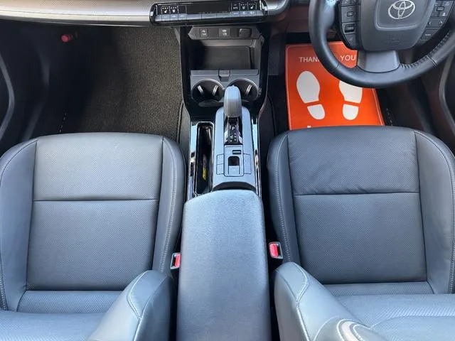 Toyota Prius Z 2023 — миниатюра 5