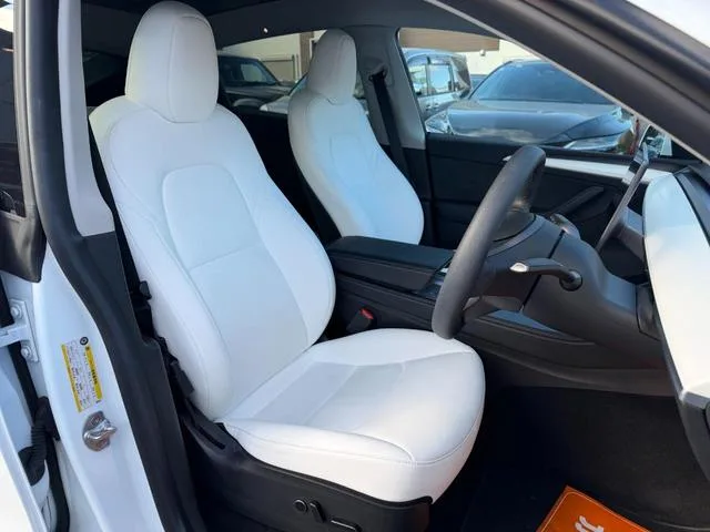 Tesla Model Y BASE GRADE 2022 — миниатюра 2
