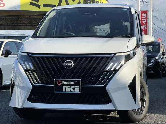Nissan SERENA E-POWER HIGHWAY STAR V 2026 — миниатюра 4