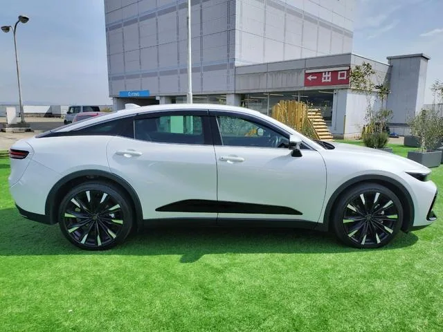 Toyota CROWN CROSSOVER RS ADVANCED 2023 — миниатюра 5
