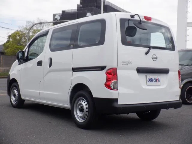 Nissan NV200 VANETTE VAN DX 2026 — миниатюра 3