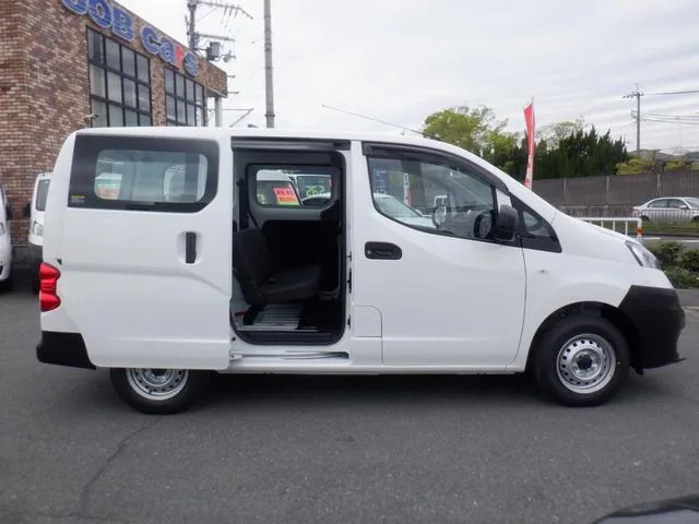 Nissan NV200 VANETTE VAN DX 2026 — миниатюра 3