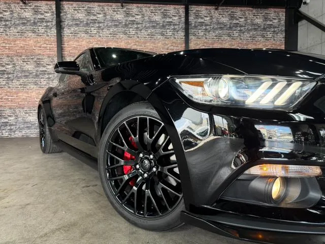Ford Mustang 2022 — миниатюра 5
