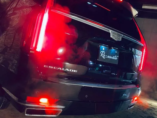 Cadillac CADILLAC ESCALADE PLATINUM 2023 — миниатюра 2