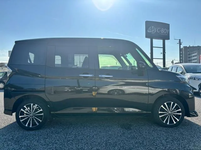 Toyota ROOMY CUSTOM G-T 2023 — миниатюра 3