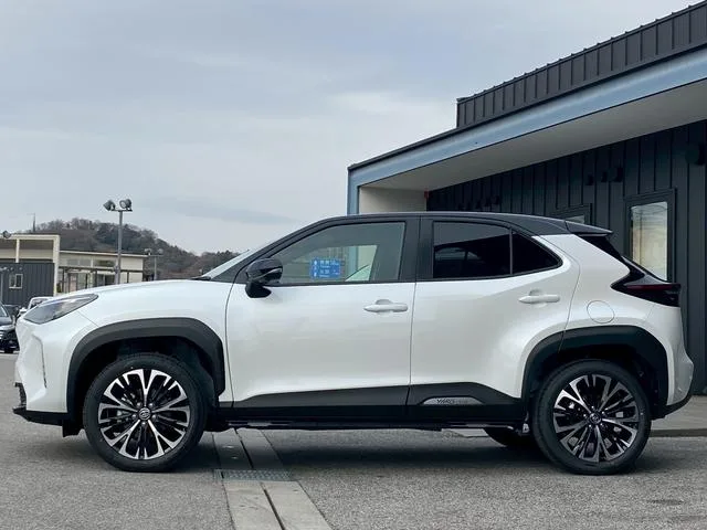 Toyota YARIS CROSS HYBRID Z 2026 — миниатюра 4