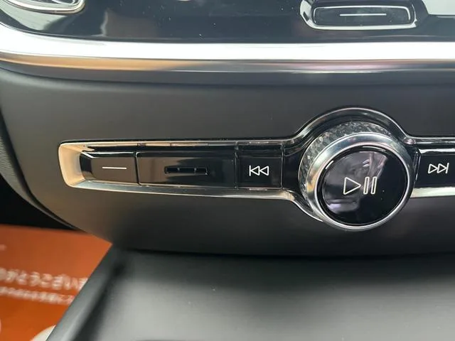 Volvo V60 CROSS COUNTRY ULTIMATE B5 AWD 2024 — миниатюра 3