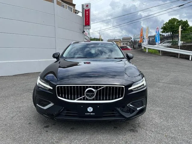 Volvo V60 RECHARGE ULTIMATE T6 AWD PLUGIN HYBRID 2022 — миниатюра 5